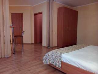 Отель Комфорт Отель Киев Люкс-5