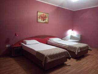 Отель Комфорт Отель Киев Трехместный номер «Комфорт»-9