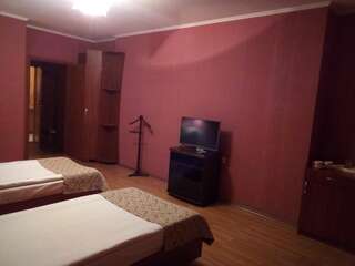 Отель Комфорт Отель Киев Трехместный номер «Комфорт»-10