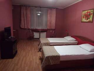 Отель Комфорт Отель Киев Трехместный номер «Комфорт»-11
