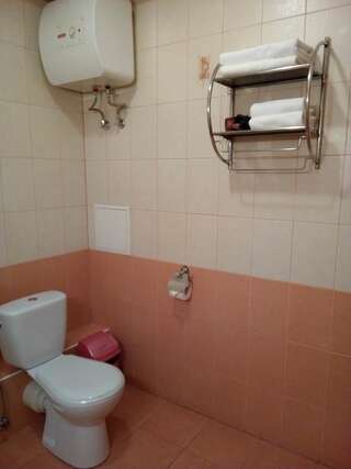 Отель Комфорт Отель Киев Трехместный номер «Комфорт»-1