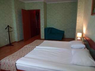 Отель Комфорт Отель Киев Трехместный номер «Комфорт»-3