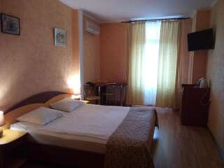 Отель Комфорт Отель Киев Улучшенный двухместный номер с 1 кроватью или 2 отдельными кроватями-11